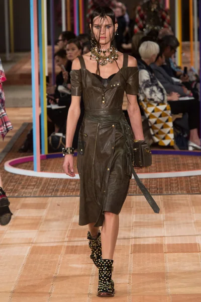 Look 22